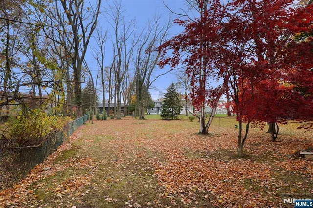 $599,000 | 19-10 Saddle River Road, Fair Lawn, NJ 07410