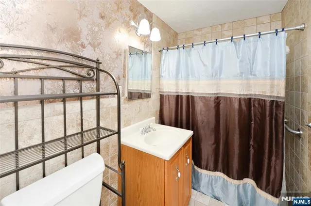 $599,000 | 19-10 Saddle River Road, Fair Lawn, NJ 07410