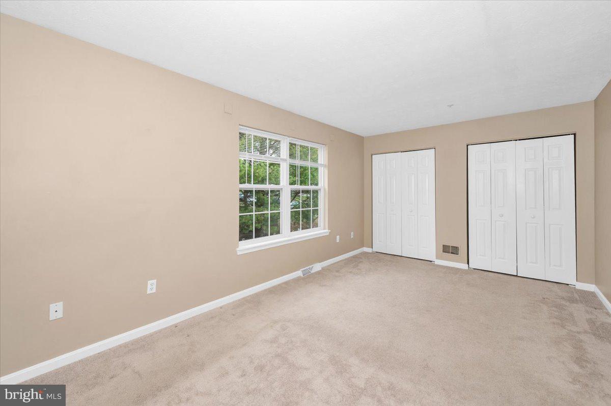 1184 Heathfield Road Sykesville, MD 21784 - Photo 54 of 56 an empty room with windows