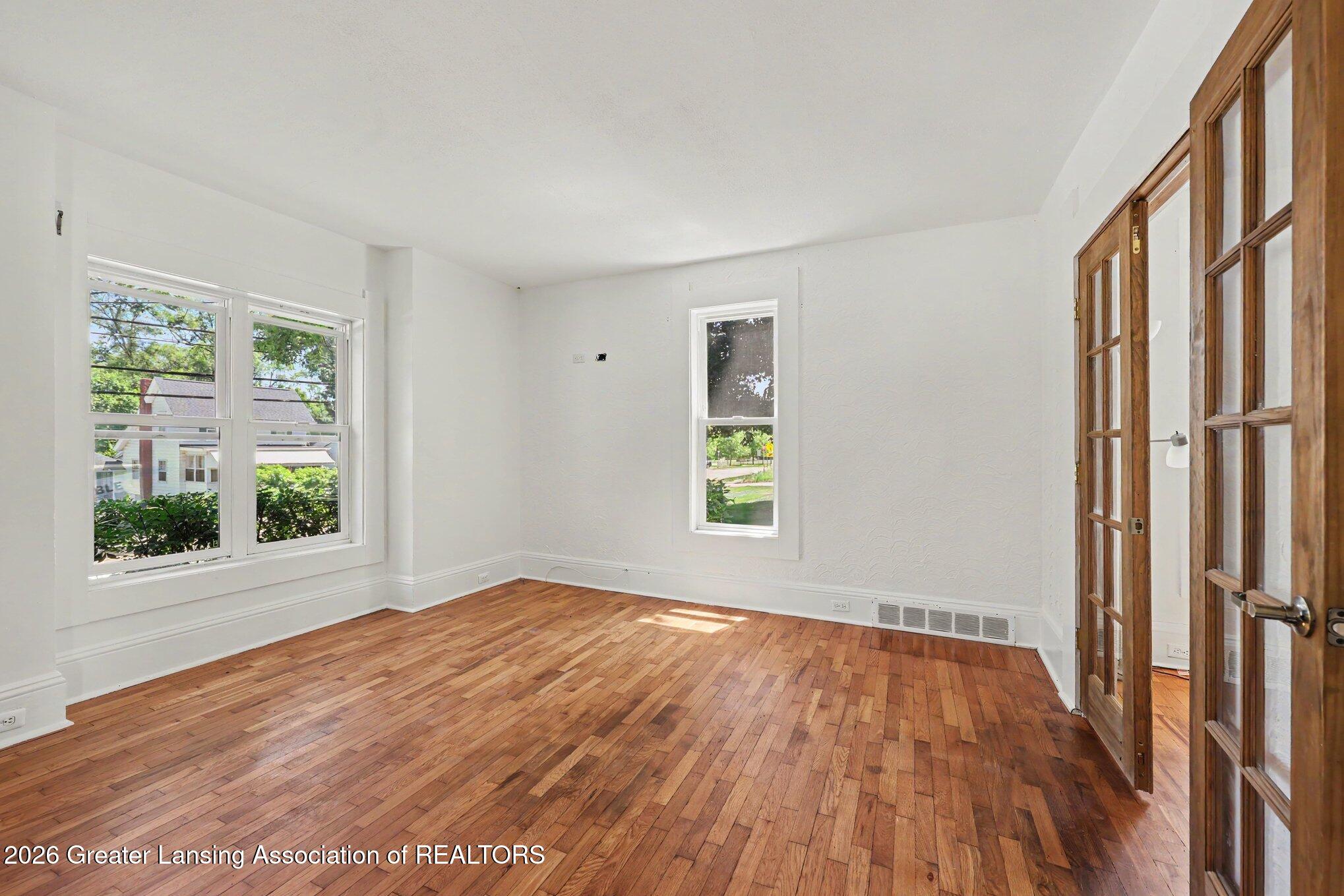 616 South Clinton Street Stockbridge, MI 49285 - Photo 9 of 24 Room