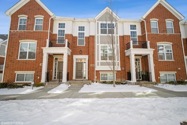$4,200 | 300 Capulina Court, Morton Grove, IL 60053