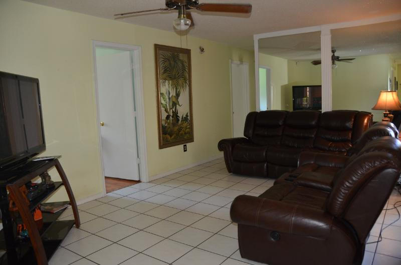 1264 Whimbrel Road Wellington, FL 33414 - Photo 11 of 30 DSC_4806