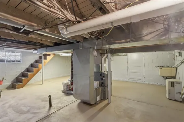 a view of a garage room