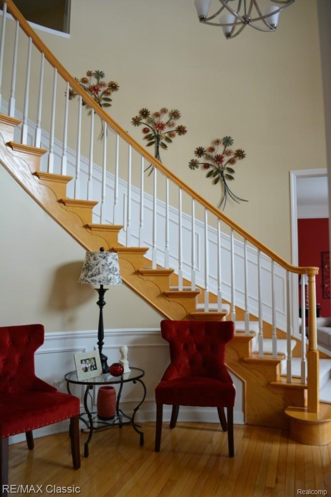 Foyer 2.jpg