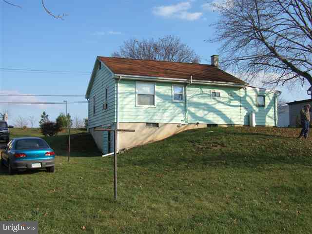 70 Meadowbrook Road Carlisle, PA 17015 - Photo 3 of 3 Gallery Image 3
