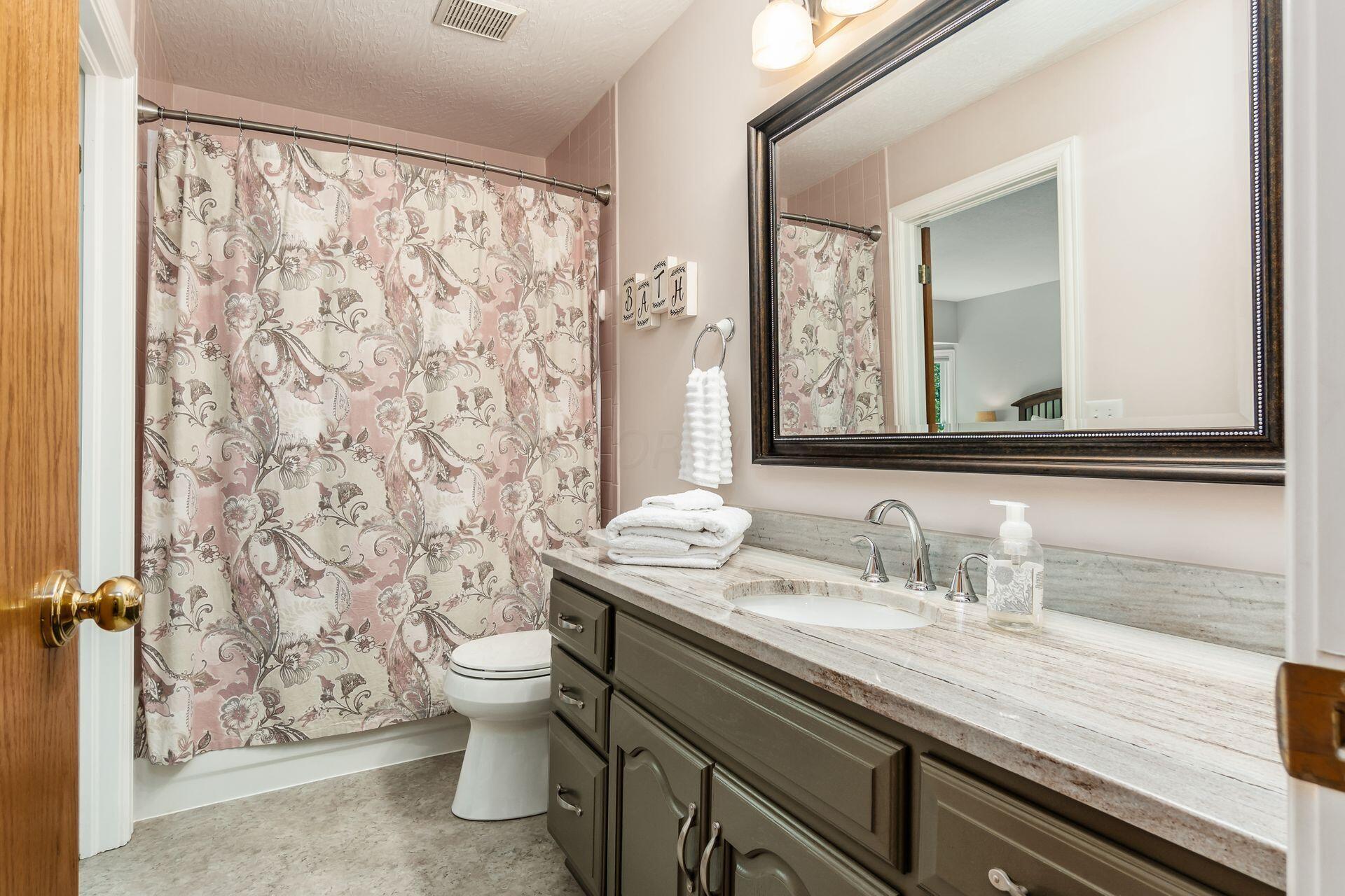 7380 Red Bank Road Westerville, OH 43082 - Photo 69 of 84 Full bathroom #3