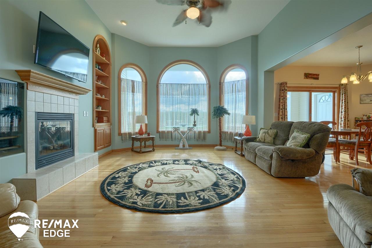 3385 North Henderson Road Davison, MI 48423 - Photo 4 of 44 21448872-3.JPG