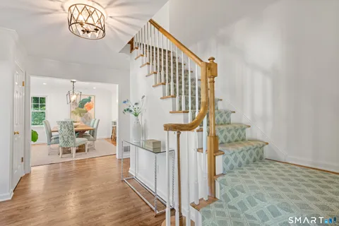 $1,949,000 | 1680 Cross Highway, Fairfield, CT 06824