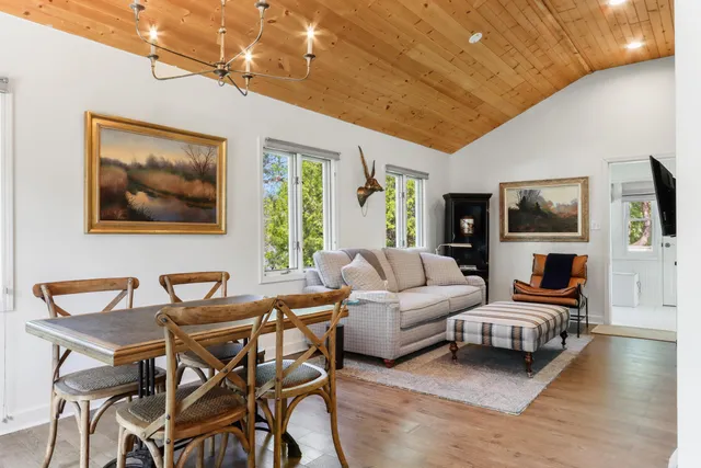 $435,000 | 44 Oakwood Street, Williams Bay, WI 53191