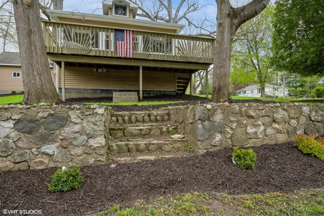 $425,000 | 44 Oakwood Street, Williams Bay, WI 53191