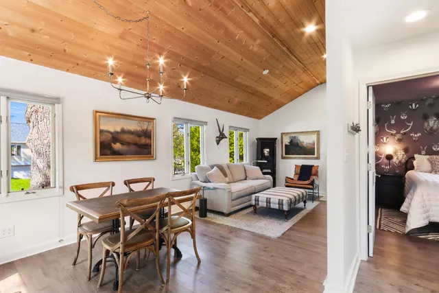 $425,000 | 44 Oakwood Street, Williams Bay, WI 53191