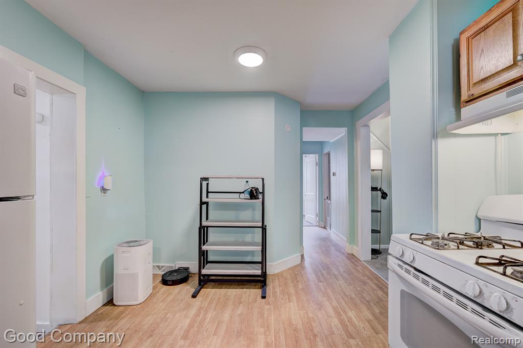 585 Roth Boulevard Clawson, MI 48017 - Photo 12 of 39