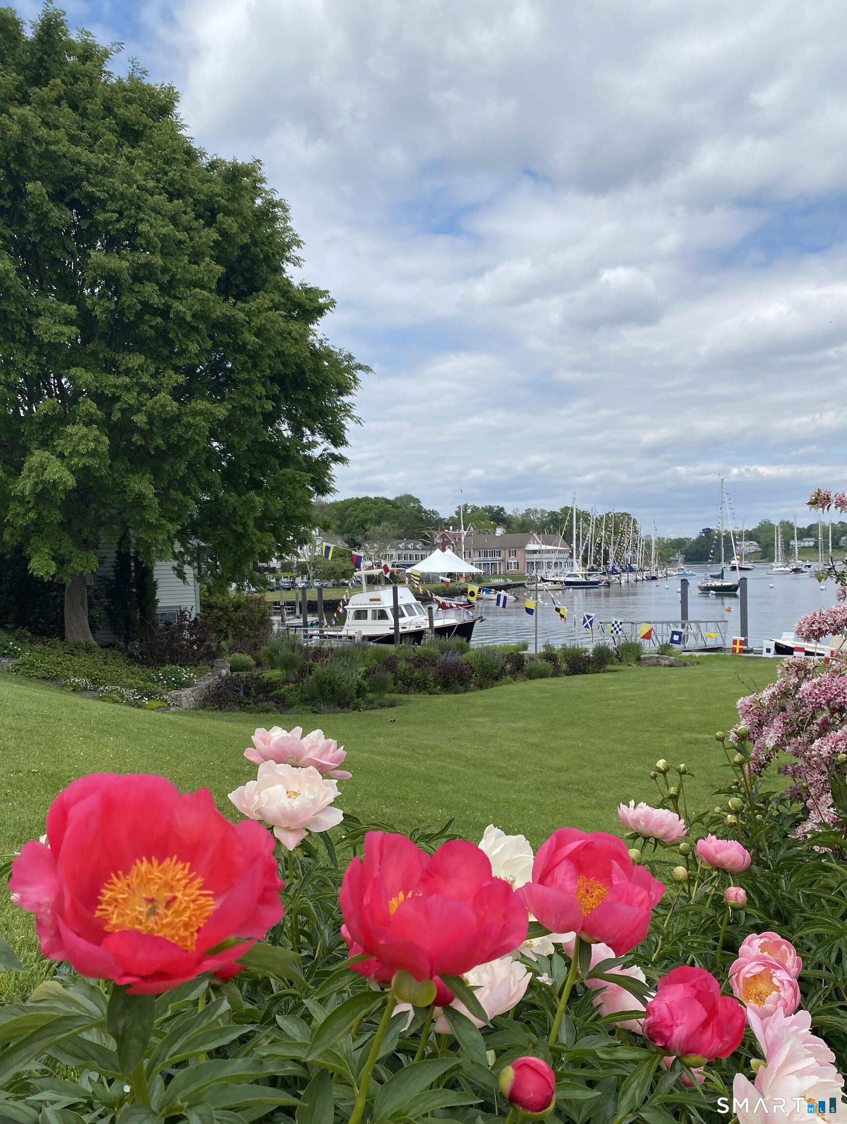 823 Oldfield Road Fairfield, CT 06824 - Photo 38 of 39 Minutes to Scenic Southport Harbor