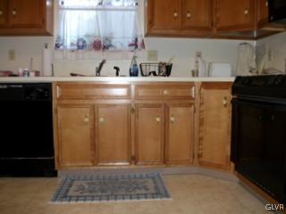 916 Cold Spring Road, Unit 2 Allentown, PA 18103 - Photo 4 of 12 Gallery Image 4