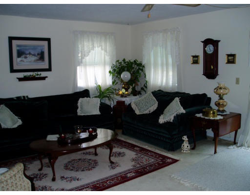 20 A Gates Road Worcester, MA 01603 - Photo 4 of 10 Gallery Image 4