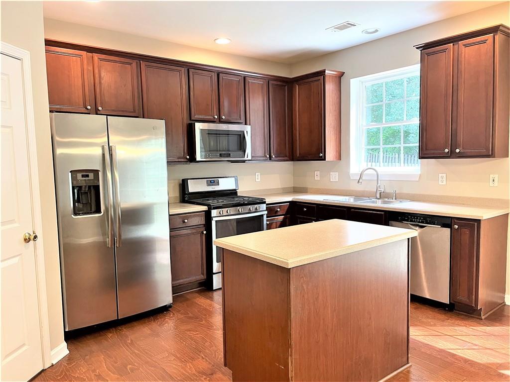 3045 Spring Field Court Alpharetta, GA 30004 - Photo 10 of 34