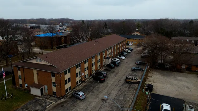 $6,300,000 | 802 Kimberly Drive, DeKalb, IL 60115