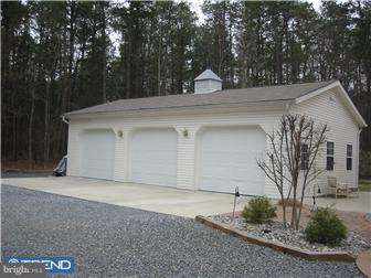 343 New Road Southampton, NJ 08088 - Photo 2 of 12 Garage