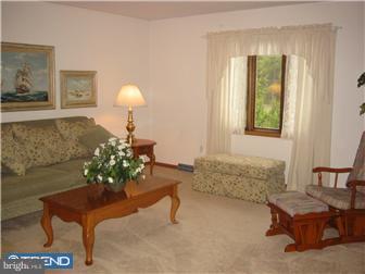 343 New Road Southampton, NJ 08088 - Photo 4 of 12 Living Room