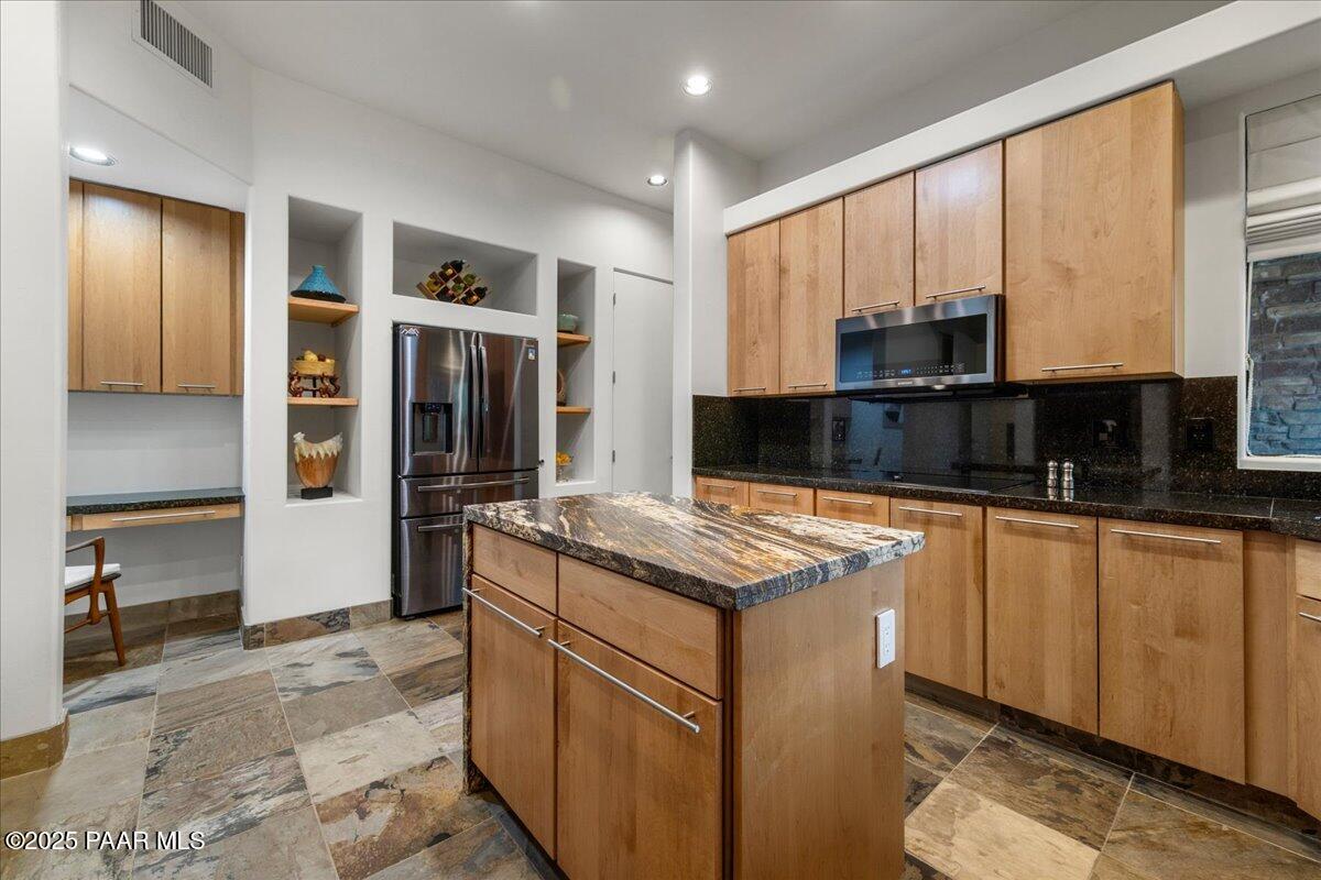 577 Donnybrook Circle Prescott, AZ 86303 - Photo 13 of 56 Kitchen