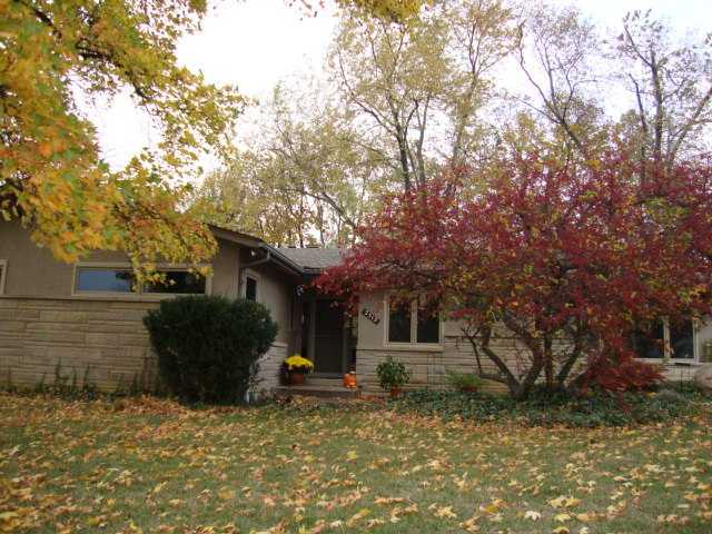 2512 Johnston Road Columbus, OH 43220 - Photo 4 of 18 Gallery Image 4