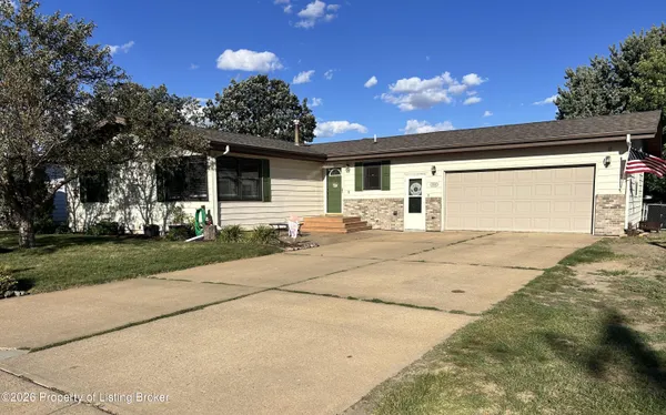$387,000 | 906 13th Avenue West, Dickinson, ND 58601