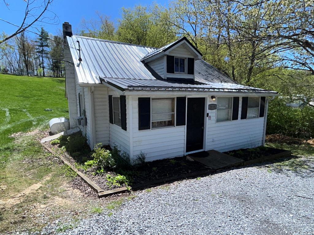 2115 West Ridge Road Wytheville, VA 24382 - Photo 1 of 23 Gallery Image 1