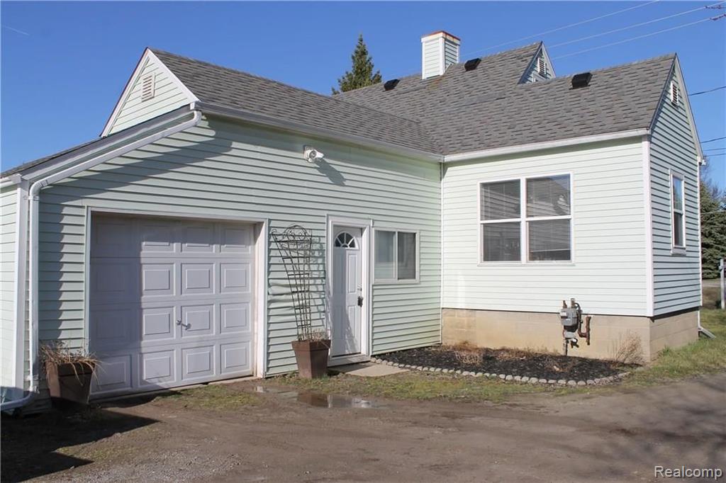 4336 Belsay Road Burton, MI 48519 - Photo 3 of 14 Gallery Image 3