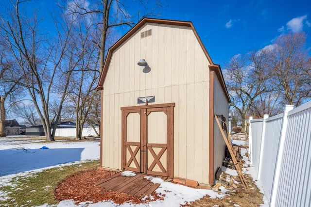 a view of entrance gate of house