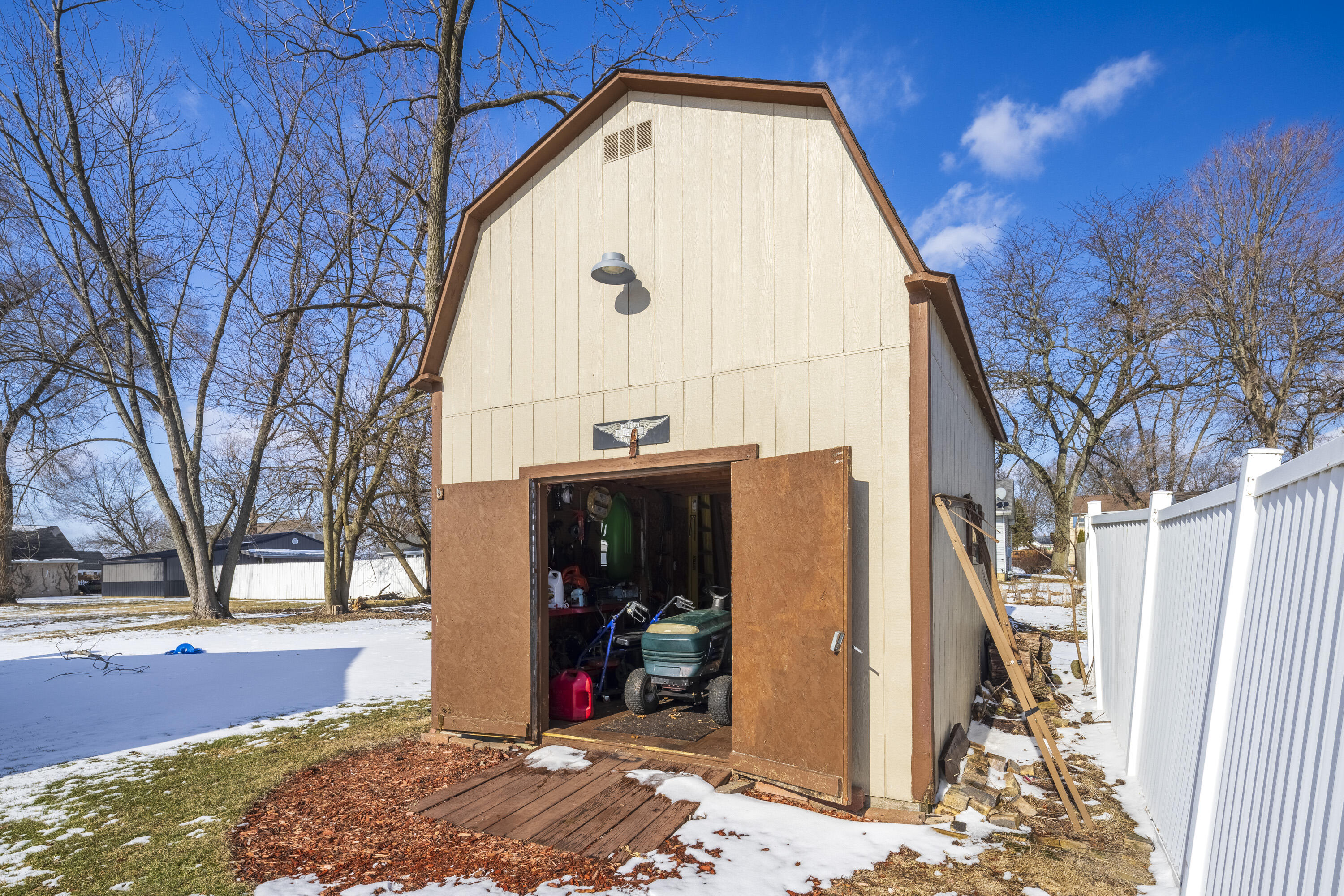 409 South Street Hebron, IN 46341 - Photo 5 of 36
