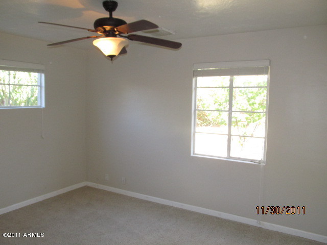 226 West Ruth Avenue Phoenix, AZ 85021 - Photo 8 of 14 ROOM3