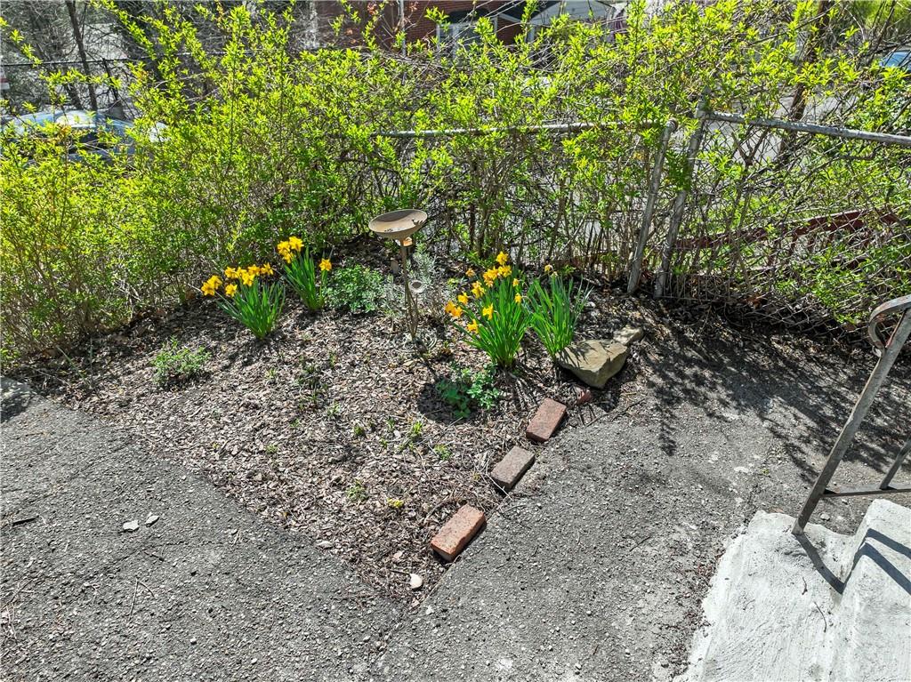 2006 Locust Street Pittsburgh, PA 15218 - Photo 26 of 29