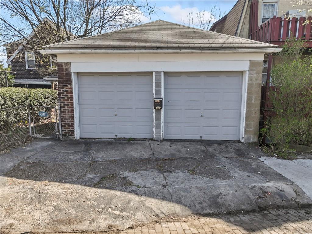 2006 Locust Street Pittsburgh, PA 15218 - Photo 3 of 29