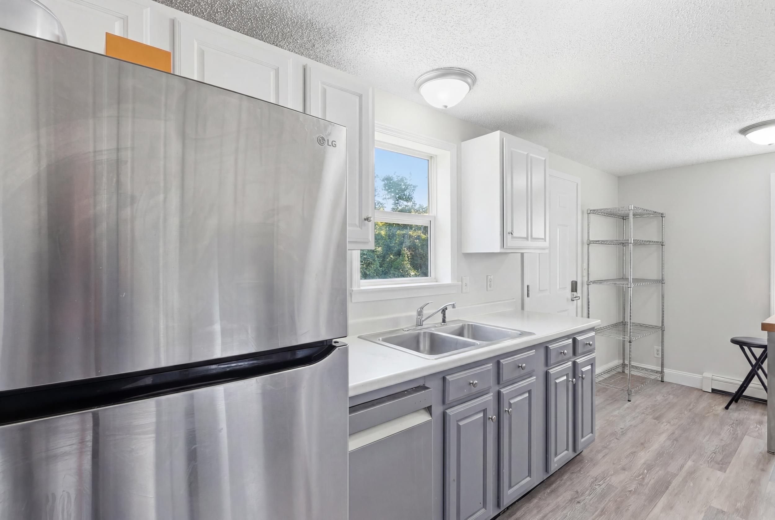 116 Rogers Road Kittery, ME 03904 - Photo 28 of 47 37_breauxmediaco_033