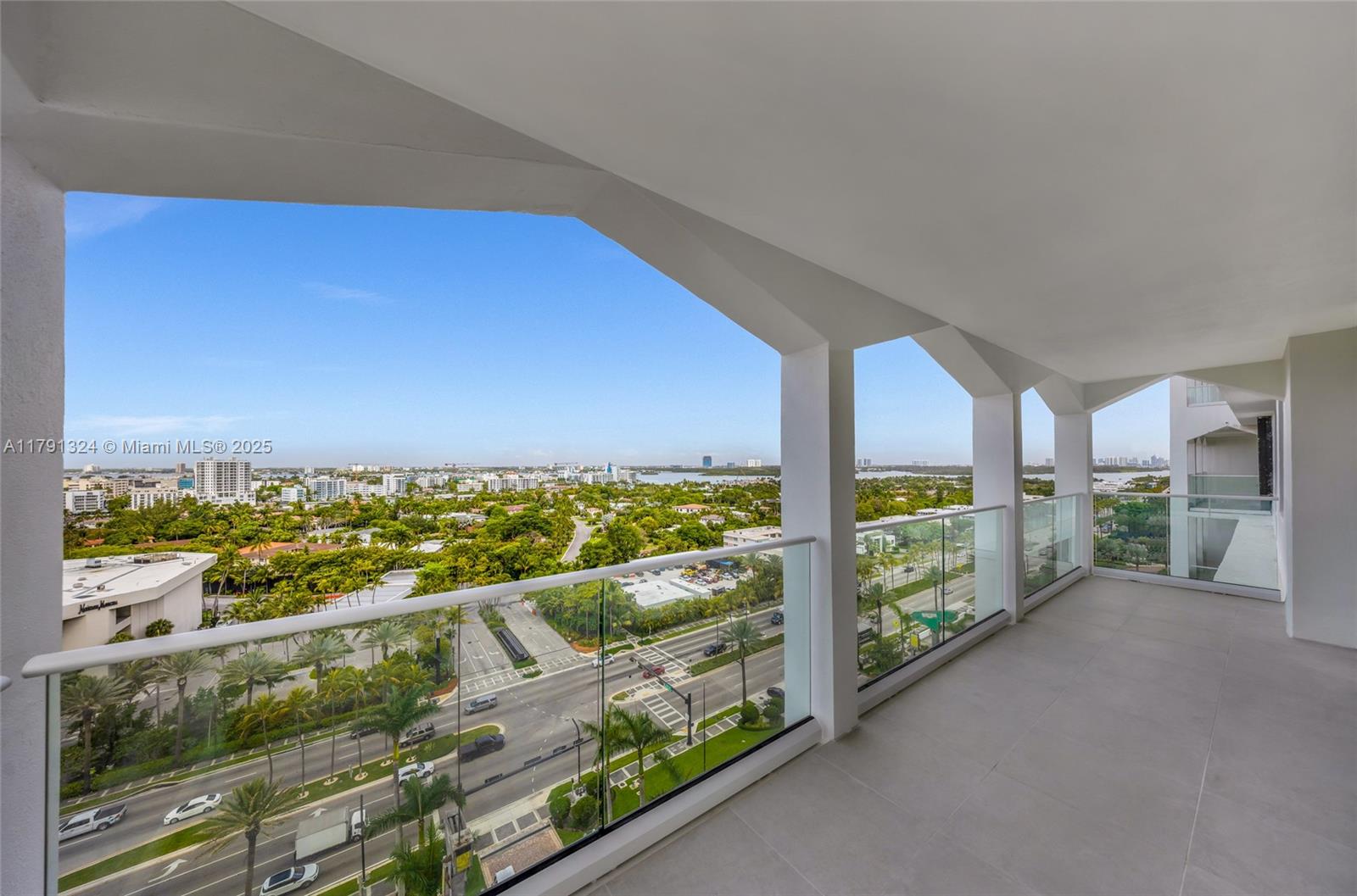 9801 Collins Avenue, Unit 17R Bal Harbour, FL 33154 - Photo 35 of 46