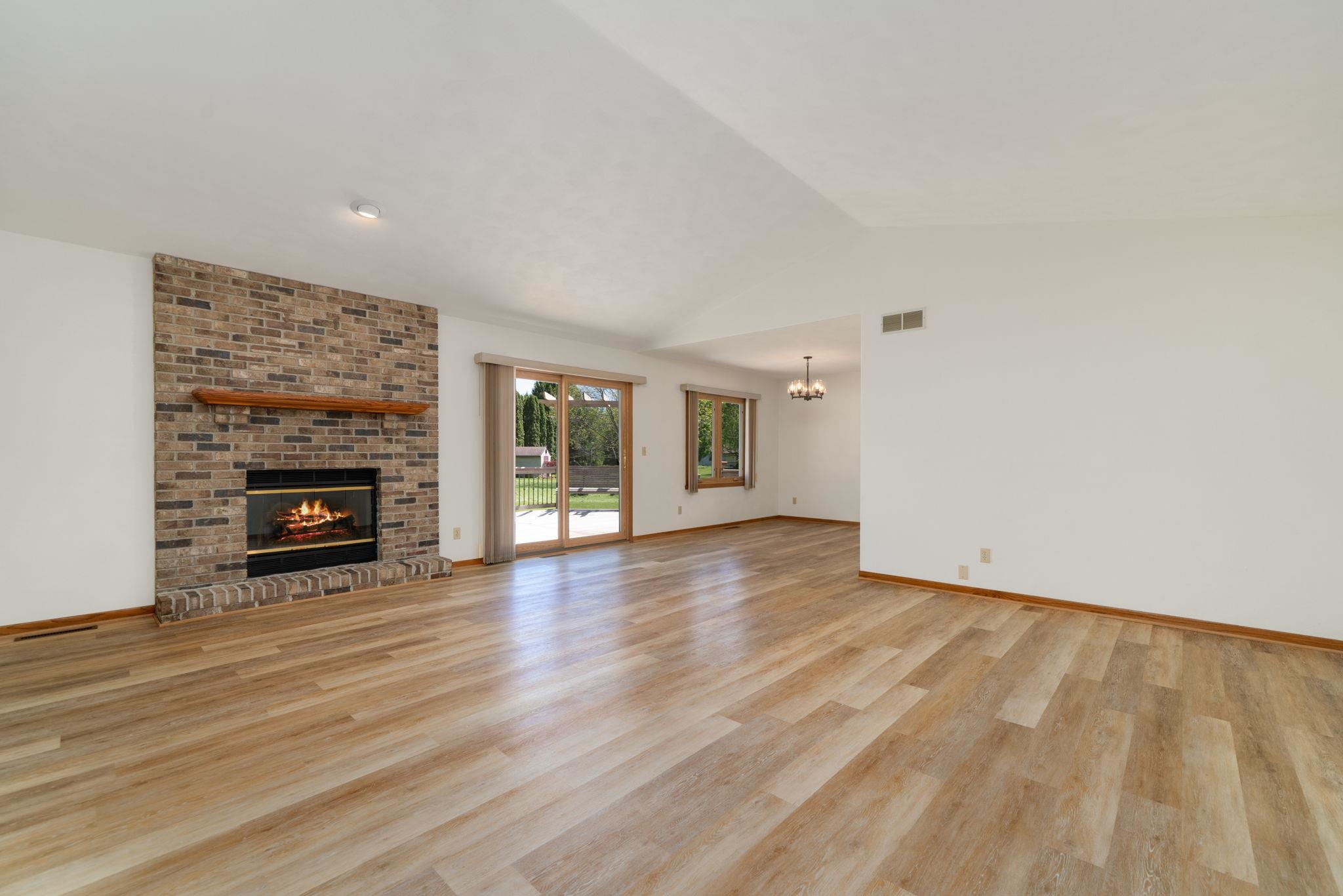 1616 Highridge Road Rockford, IL 61108 - Photo 9 of 43 Gallery Image 9