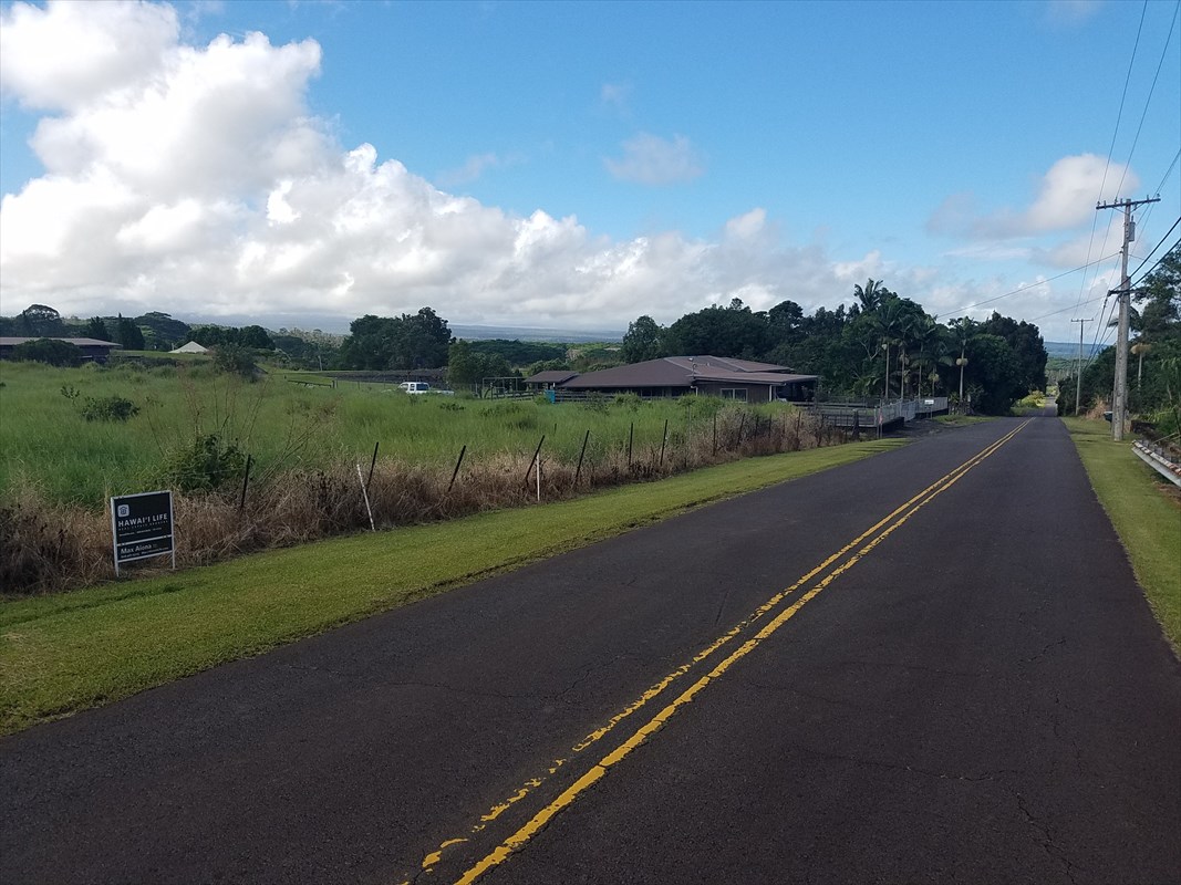 356 Lot 3 Malaai Road Hilo, HI 96720 - Photo 2 of 8 a view of a lake with a big yard