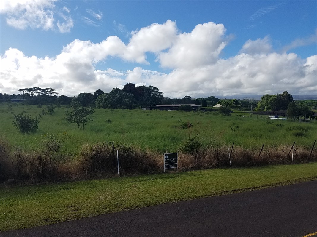 356 Lot 3 Malaai Road Hilo, HI 96720 - Photo 6 of 8 a view of a golf course with a lake