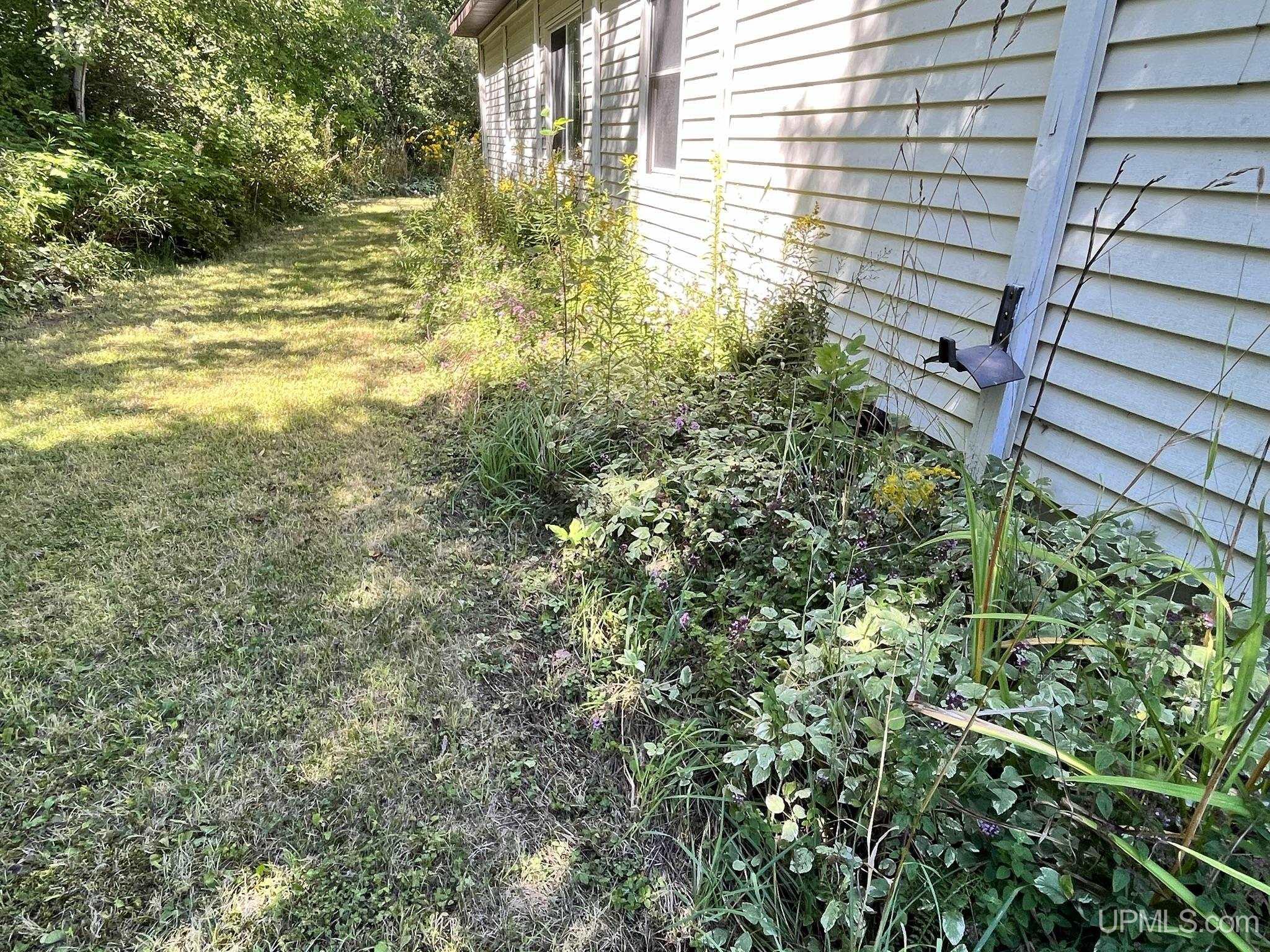 5049 N Gardapee Road Manistique, MI 49854 - Photo 31 of 43