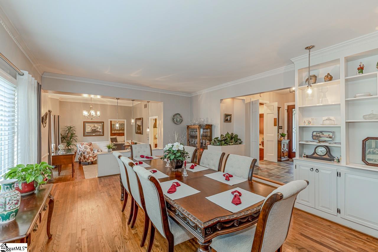 305 Sweetbriar Road Greenville, SC 29615 - Photo 11 of 36 Gallery Image 11