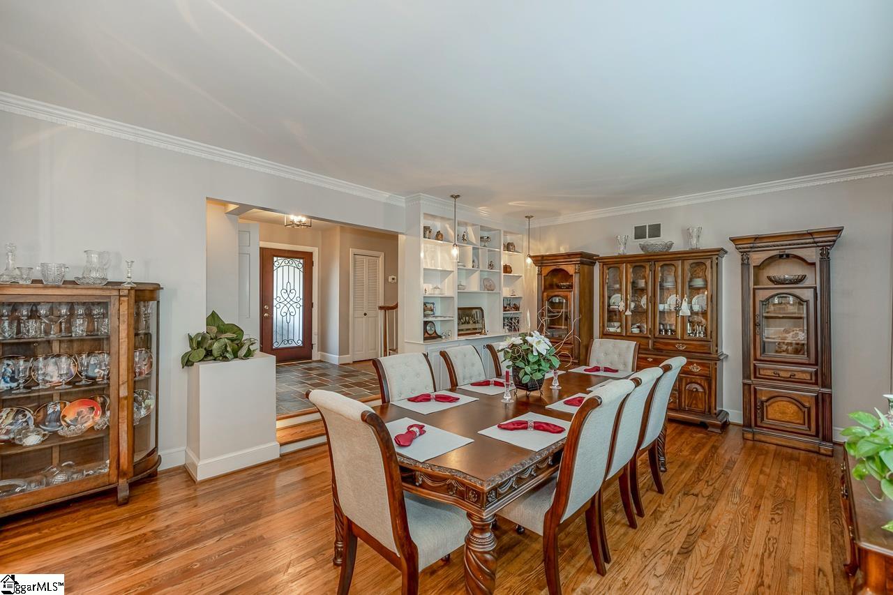 305 Sweetbriar Road Greenville, SC 29615 - Photo 12 of 36 Gallery Image 12