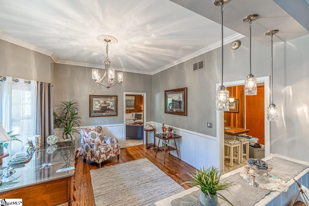 305 Sweetbriar Road Greenville, SC 29615 - Photo 13 of 36 Gallery Image 13