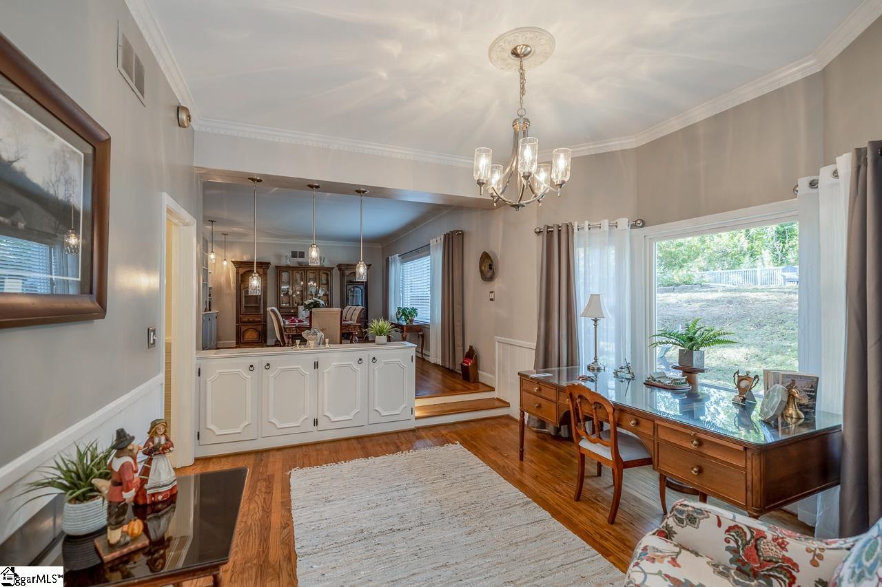 305 Sweetbriar Road Greenville, SC 29615 - Photo 14 of 36 Gallery Image 14