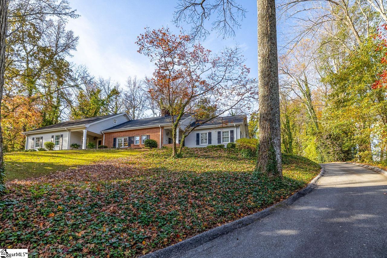 305 Sweetbriar Road Greenville, SC 29615 - Photo 2 of 36 Gallery Image 2