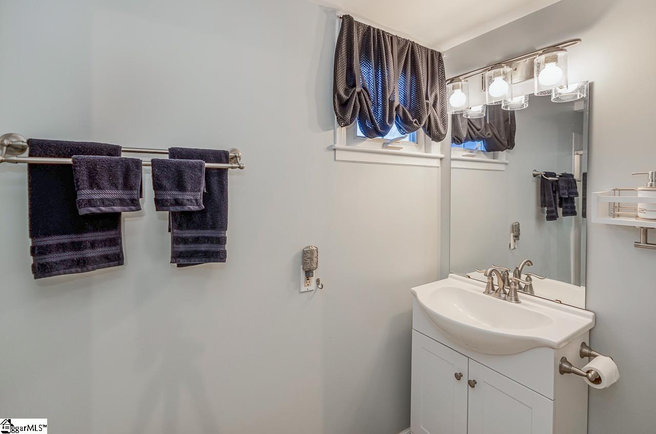 305 Sweetbriar Road Greenville, SC 29615 - Photo 21 of 36 Gallery Image 21