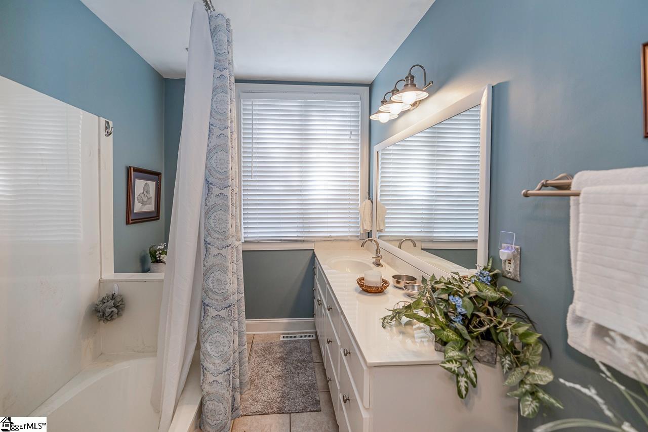 305 Sweetbriar Road Greenville, SC 29615 - Photo 22 of 36 Gallery Image 22
