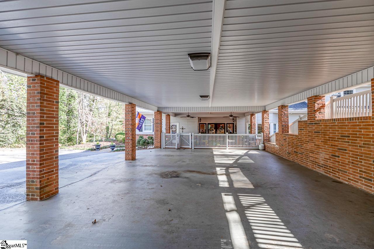 305 Sweetbriar Road Greenville, SC 29615 - Photo 29 of 36 Gallery Image 29