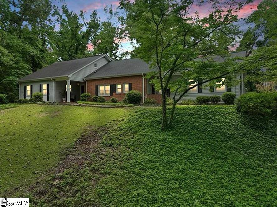 305 Sweetbriar Road Greenville, SC 29615 - Photo 4 of 36 Gallery Image 4