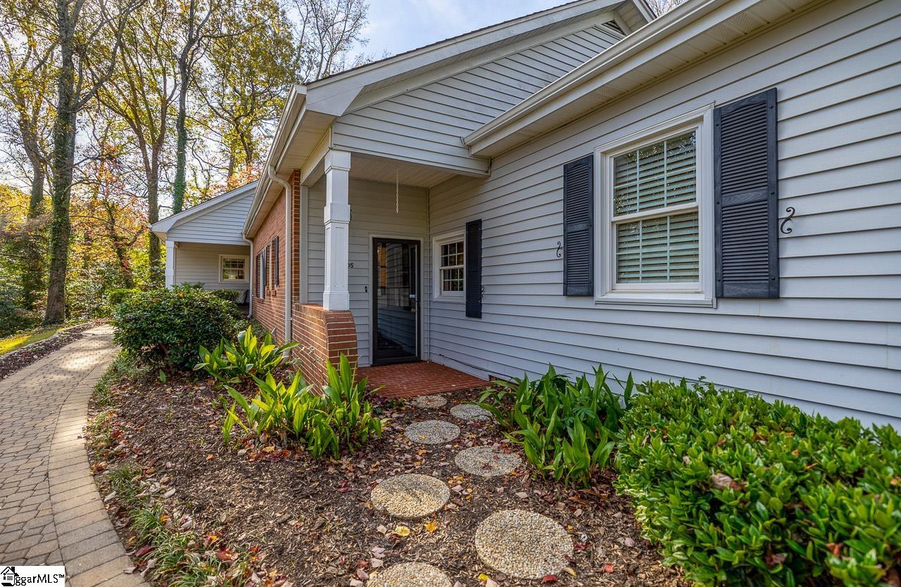 305 Sweetbriar Road Greenville, SC 29615 - Photo 6 of 36 Gallery Image 6