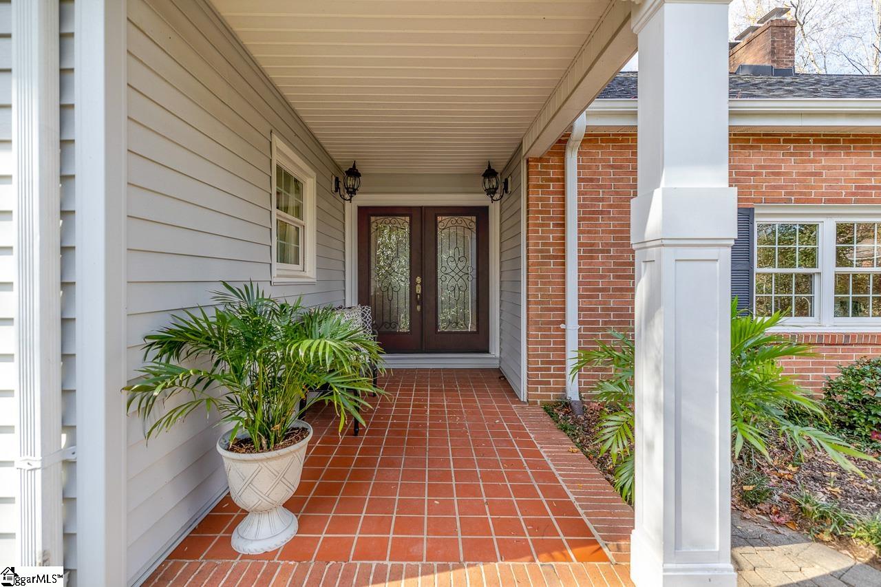 305 Sweetbriar Road Greenville, SC 29615 - Photo 7 of 36 Gallery Image 7